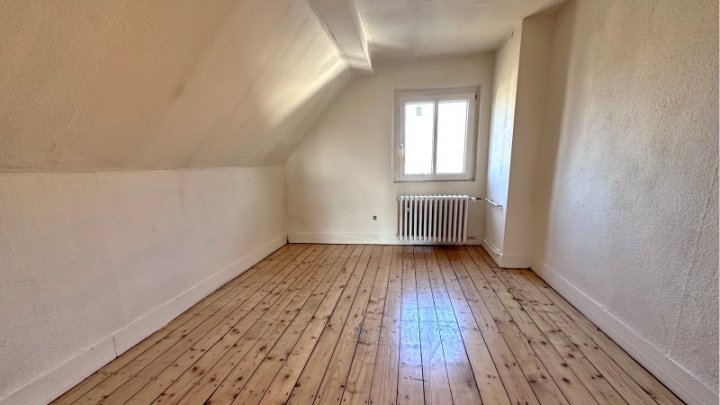 Freist.EFH mit dem Charme der vergangenen Jahre incl. Bauland