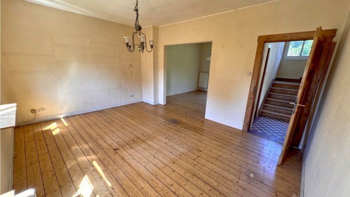 Freist.EFH mit dem Charme der vergangenen Jahre incl. Bauland