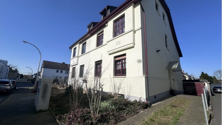 DU- Buchholz DHH in bester Lage mit viel Platz