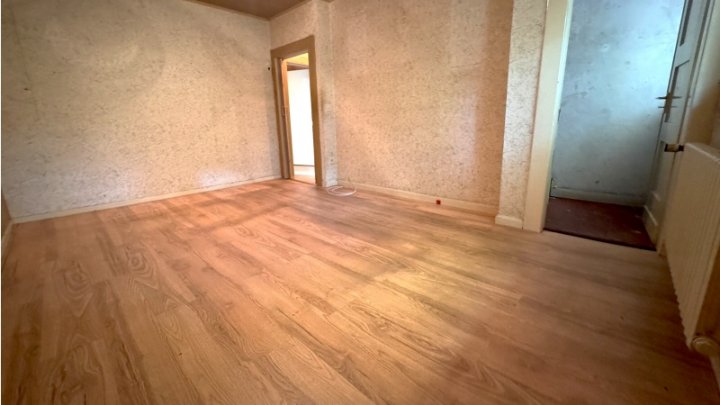 DU- Süd kleines Reihenhaus mit schönem Garten für den Handwerker