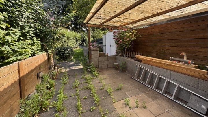 DU- Süd kleines Reihenhaus mit schönem Garten für den Handwerker