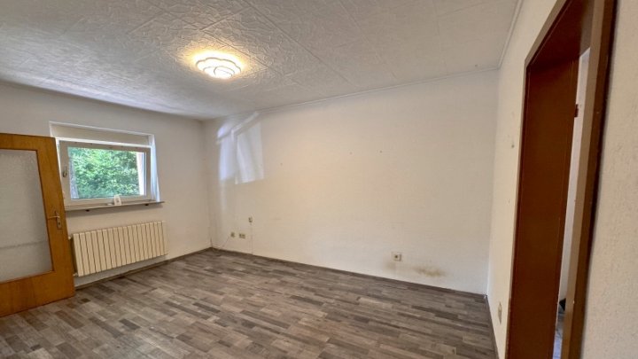 DU- Süd kleines Reihenhaus mit schönem Garten für den Handwerker