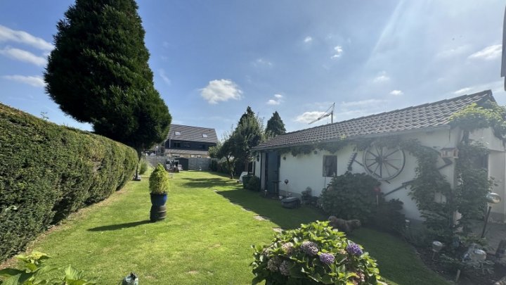 Einfamilenhaus mit traumhaftem Garten **freiwerdend**