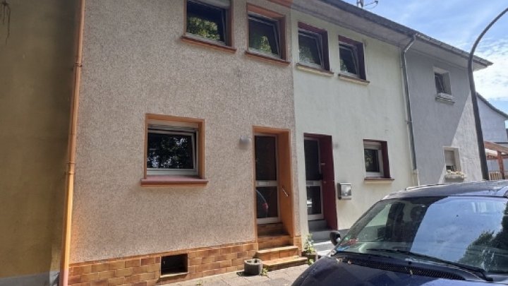 VERKAUFT !!!!DU- Süd kleines Reihenhaus mit schönem Garten für den Handwerker