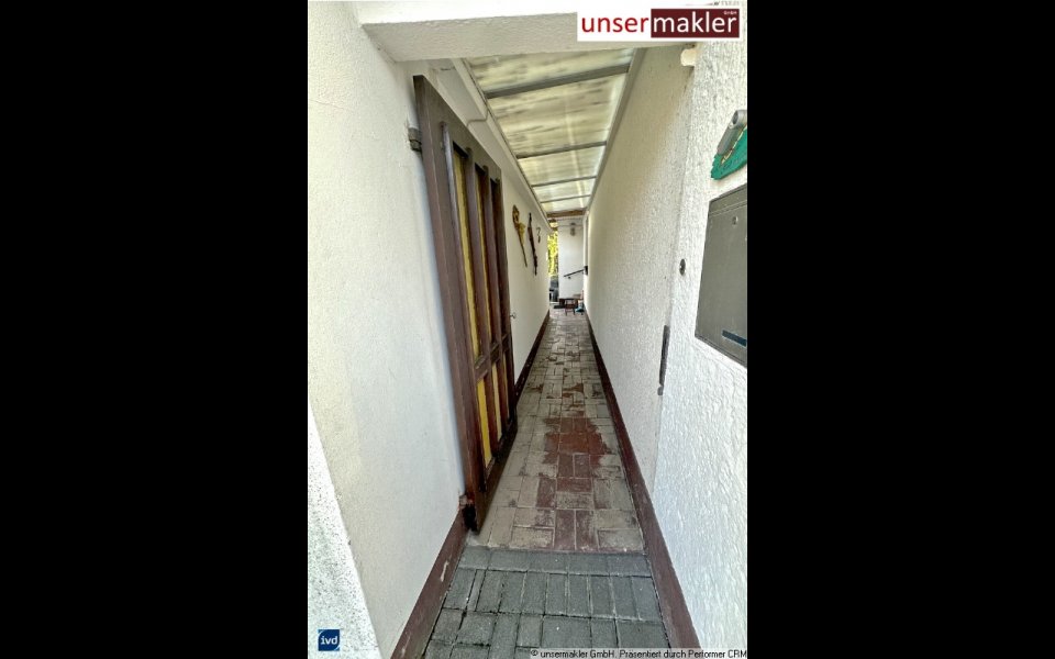 Durchgang zum Garten-Eingang