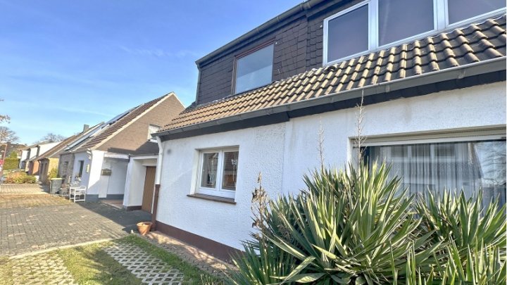 DHH  mit Anbaupotenzial und neuer Wärmepumpe