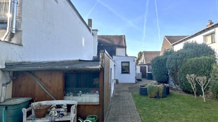 DHH  mit Anbaupotenzial und neuer Wärmepumpe