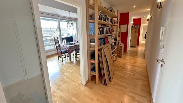 Raum. Licht. Lebensqualität –  DG-Wohnung mit 3 Schlafzimmern & 2 Bädern