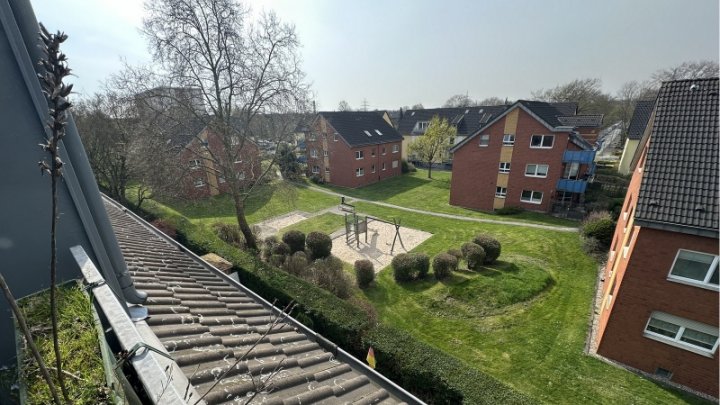 Raum. Licht. Lebensqualität –  DG-Wohnung mit 3 Schlafzimmern & 2 Bädern