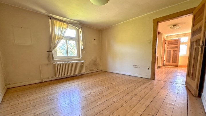 VERKAUFT Freist.EFH mit dem Charme der vergangenen Jahre incl. Bauland