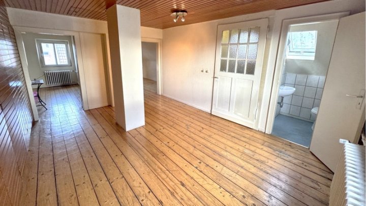 VERKAUFT Freist.EFH mit dem Charme der vergangenen Jahre incl. Bauland