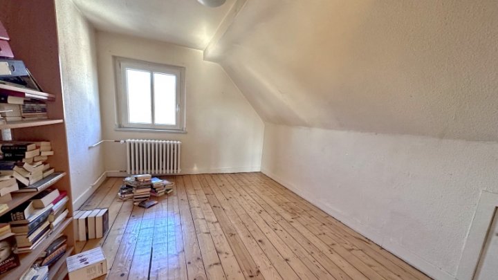 VERKAUFT Freist.EFH mit dem Charme der vergangenen Jahre incl. Bauland