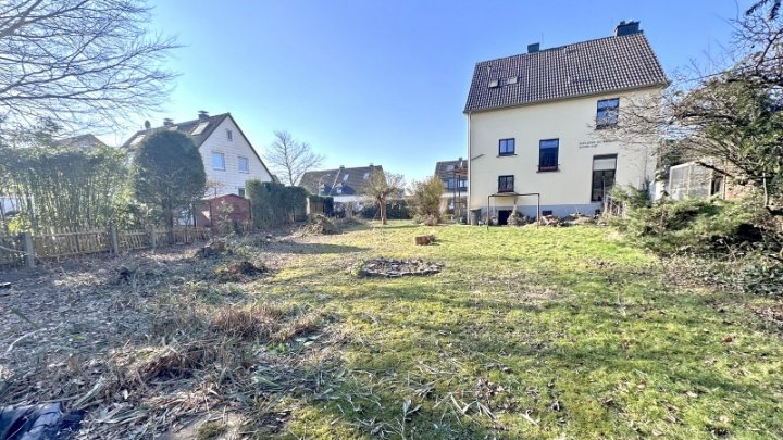 VERKAUFT Freist.EFH mit dem Charme der vergangenen Jahre incl. Bauland