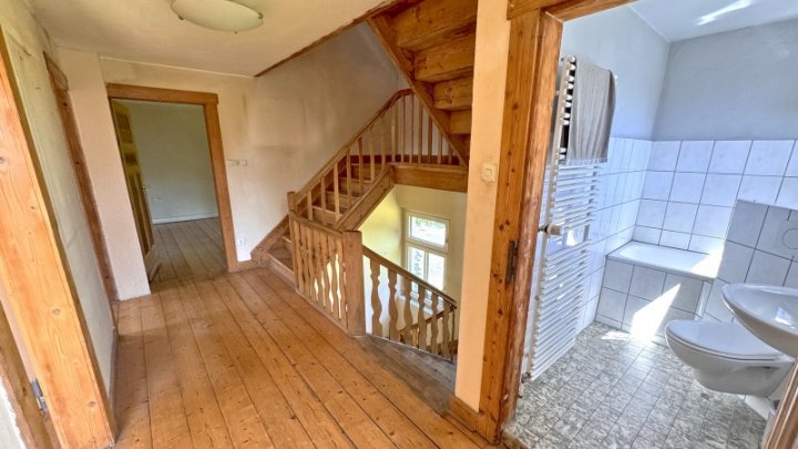 VERKAUFT Freist.EFH mit dem Charme der vergangenen Jahre incl. Bauland